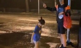 福宝吃瓜视频在线观看,带你领略网络热点的魅力瞬间