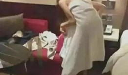 红衣女子吃瓜视频播放网站,揭秘热门网站幕后故事