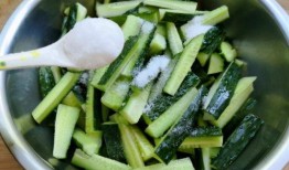 婆婆吃脆瓜视频全集,视频全集精彩回顾